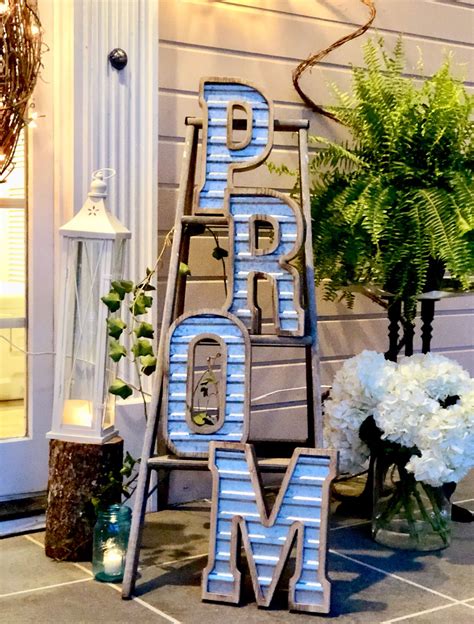 awesome prom themes|country nights prom theme.